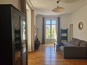 Beautiful and bright 1st Floor Flat with large Terrace - Biarritz City Center